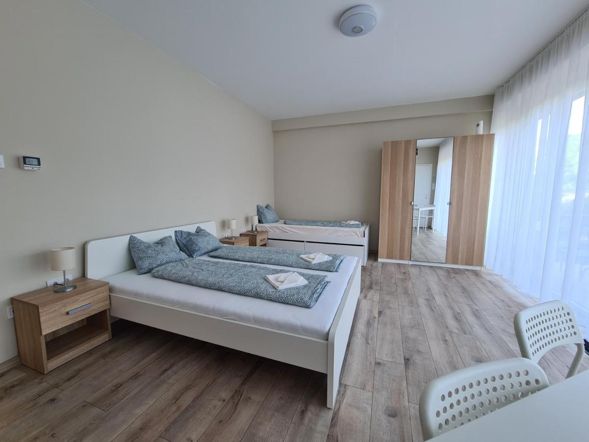 Oet Fenyo Apartmanhaz شيوفوك المظهر الخارجي الصورة