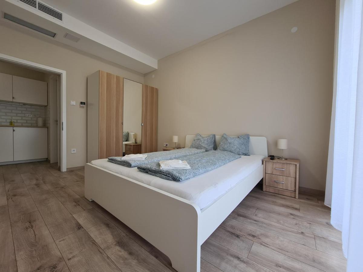 Oet Fenyo Apartmanhaz شيوفوك المظهر الخارجي الصورة