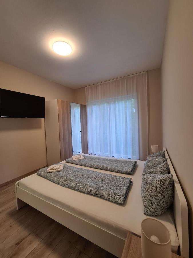 Oet Fenyo Apartmanhaz شيوفوك المظهر الخارجي الصورة